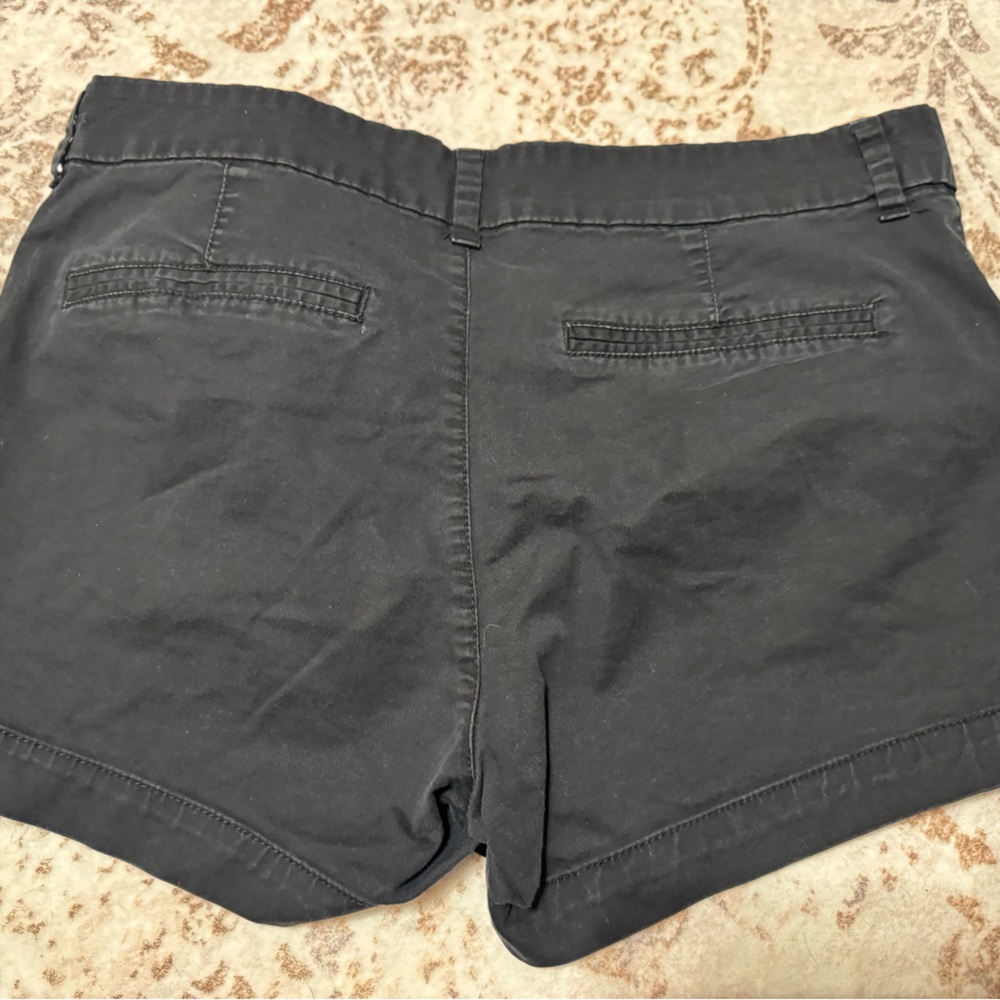 Old Navy Everyday Mid-Rise Black Shorts